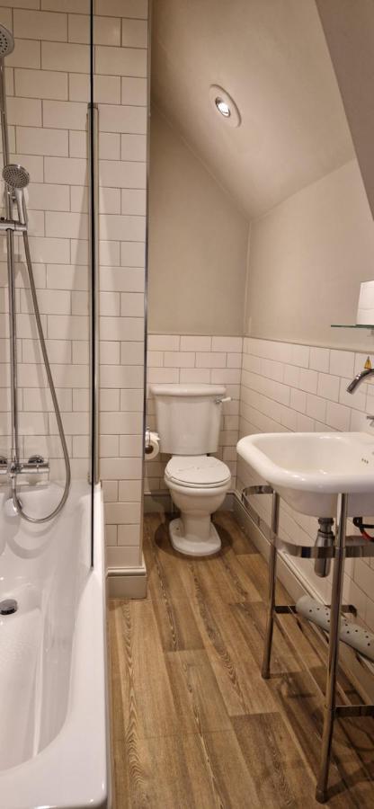 The Cross-Keys Hotel Натсфорд Экстерьер фото